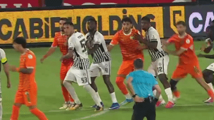 ALANYASPOR - BEŞİKTAŞ — VERİLMEYEN PENALTI, 66' (2. görüntü)