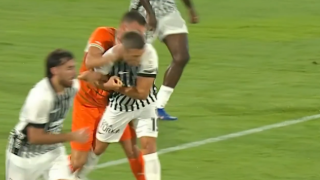 ALANYASPOR - BEŞİKTAŞ — VERİLMEYEN KIRMIZI KART