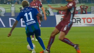 RİZESPOR - TRABZONSPOR — VERİLMEYEN KIRMIZI KART